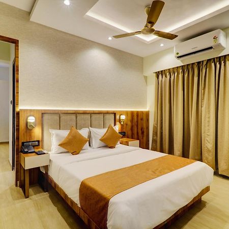 Home2 Studio Apartments Mumbai Bagian luar foto