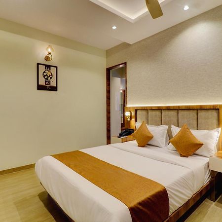 Home2 Studio Apartments Mumbai Bagian luar foto