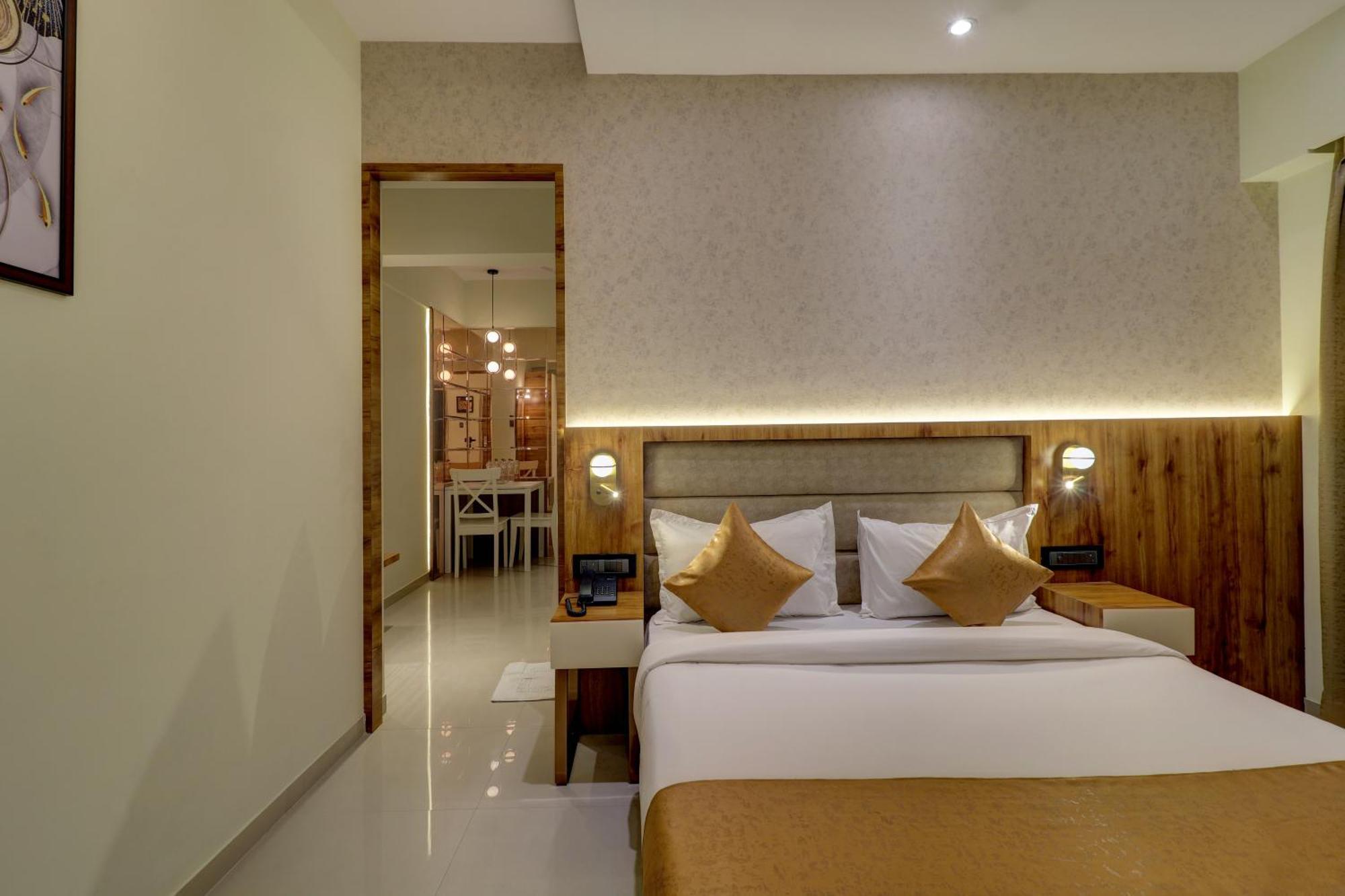 Home2 Studio Apartments Mumbai Bagian luar foto