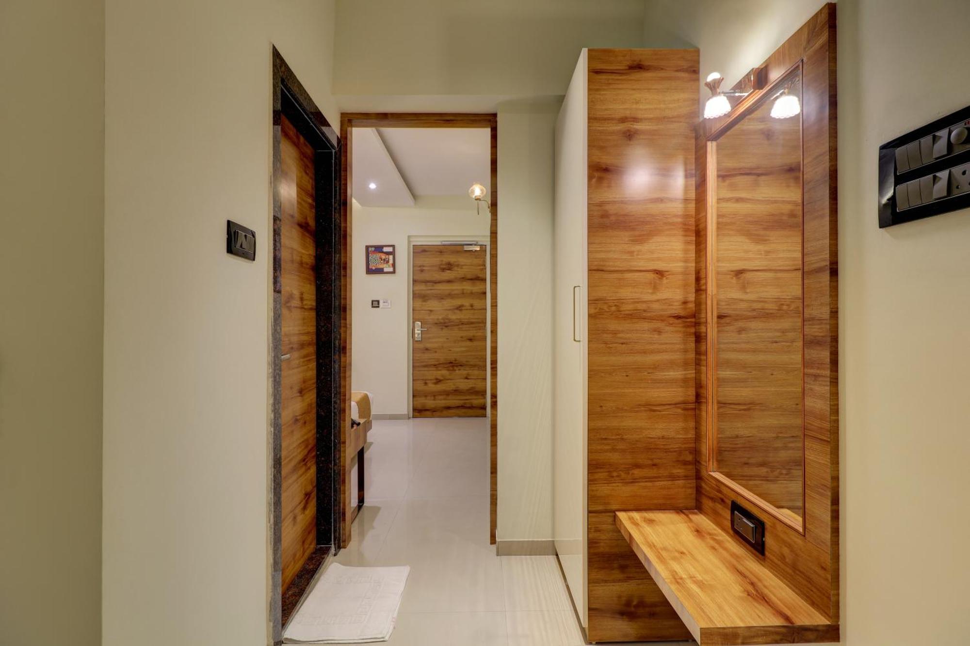 Home2 Studio Apartments Mumbai Bagian luar foto